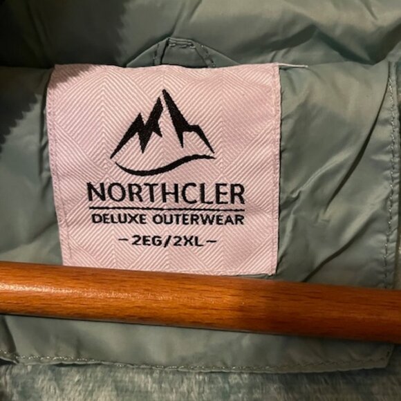 Lightweight puffer jacket with hood - Picture 7 of 8